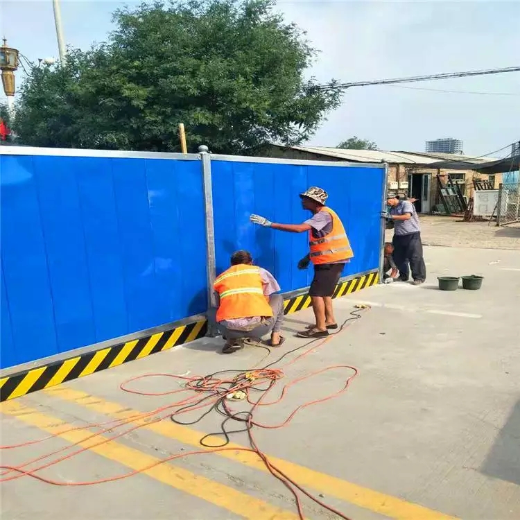 洛阳市洛龙区龙富小区管道改造项目安装蓝色彩钢围挡案例(图6)