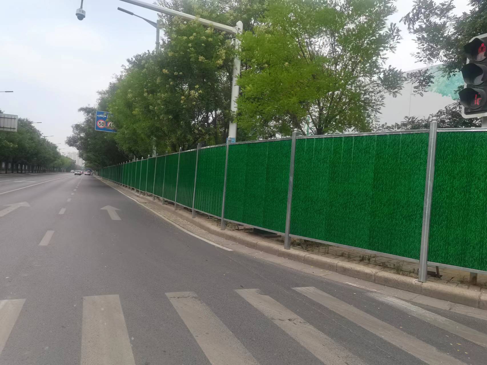洛阳市滨河南路改造项目施工围挡搭建安装(图2)